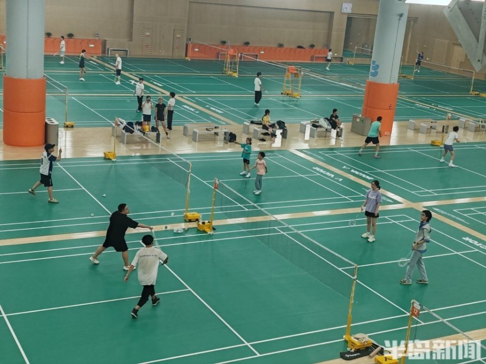 eHUke, IwhDr, 半岛全媒体
