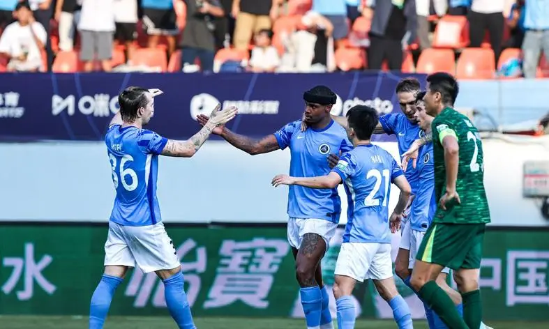 泰山中卫太, 莱后悔了, 莱签下三年 泰山中卫太, 莱后悔了, 莱签下三年